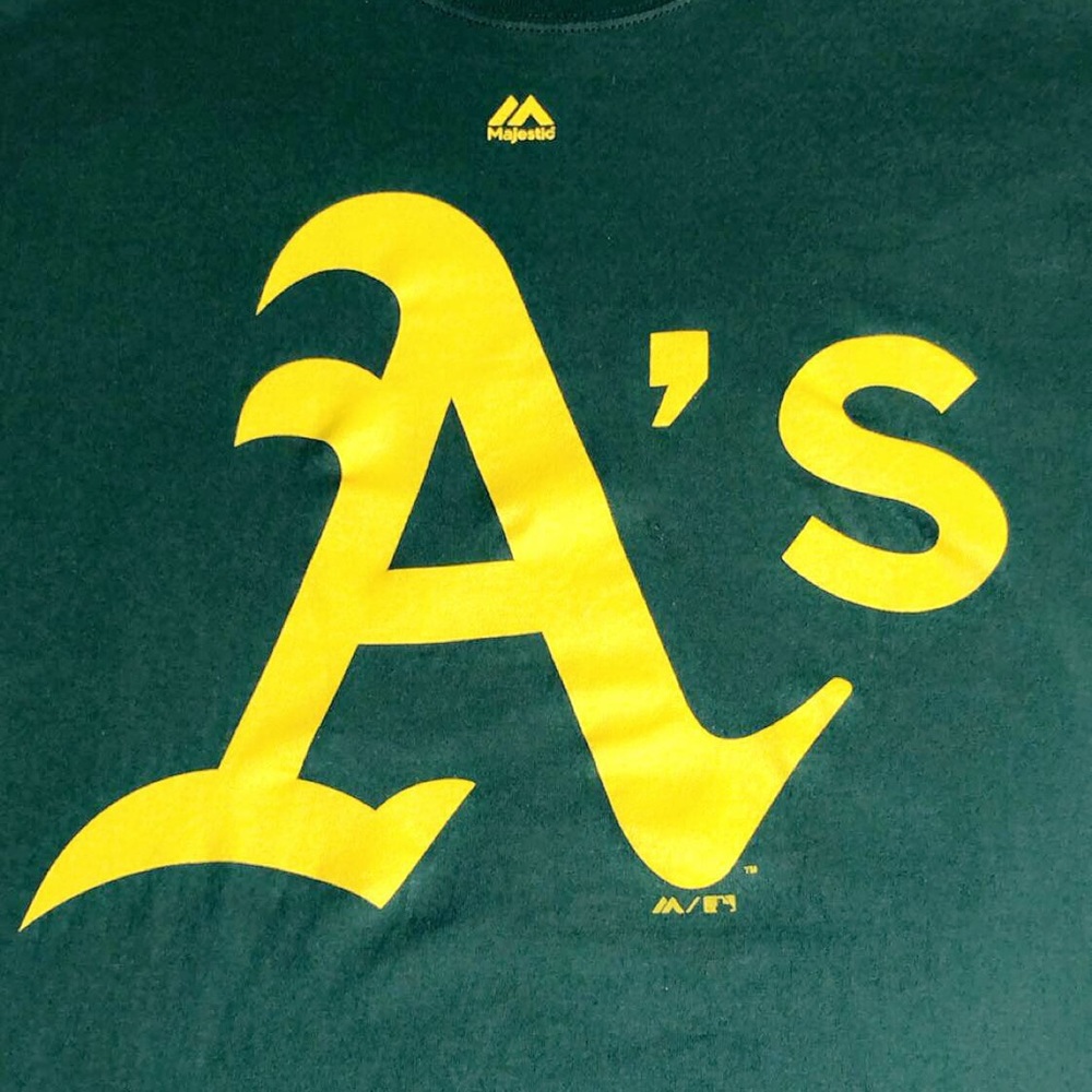 Oakland A’s Majestic t-shirt